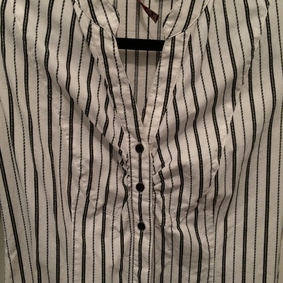 Threads Shirt - Picture 2 of 7